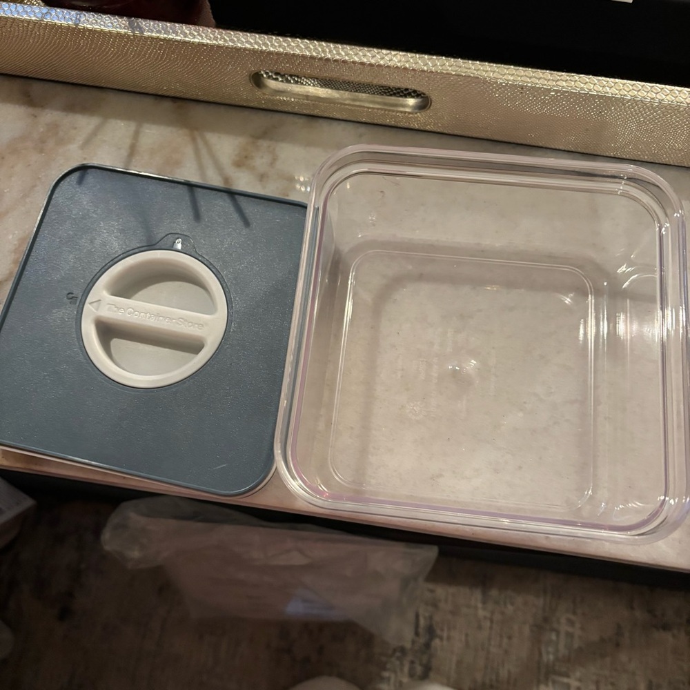 ❗️The Container Store Turn & Seal Airtight Food Storage Gray and Clear 30 oz - Picture 3 of 9